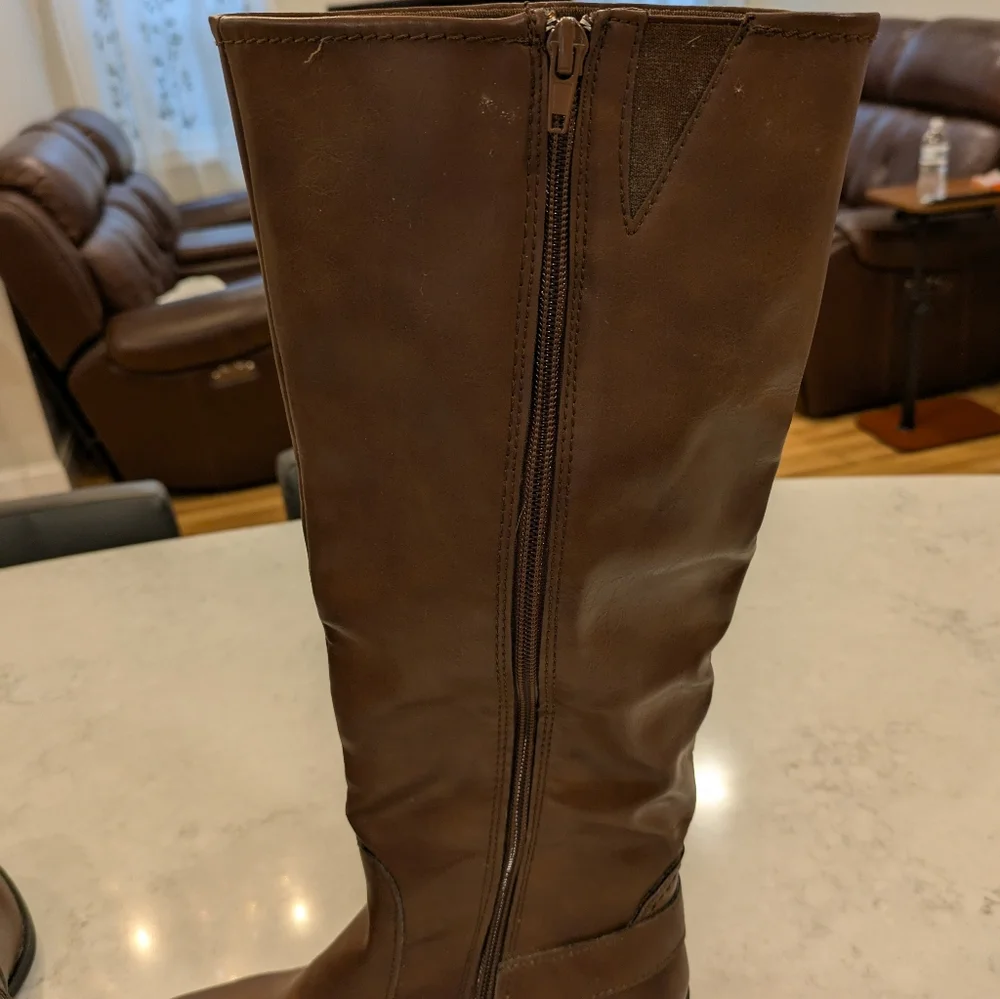Women's Size 7 Boots